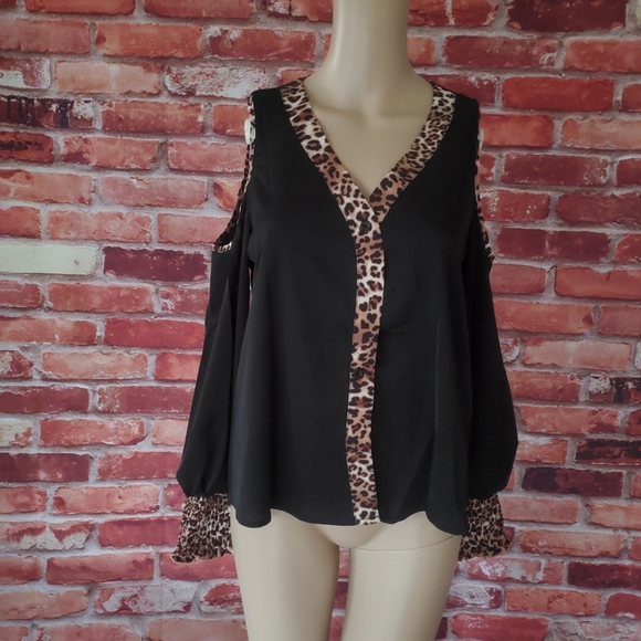 Black Leopard Print Cold Shoulder Blouse S NWOT - Picture 7 of 8